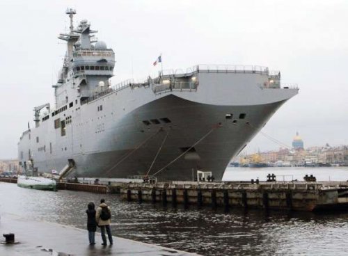 Первая свая причала для «Мистралей» забита в бухте Владивостока