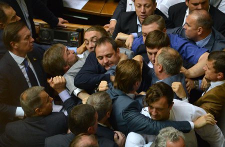 Неевропейский путь: украинские политики по-своему понимают закон и демократ ...