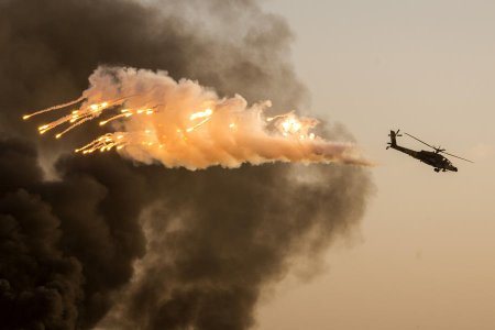 США задействовали вертолёты Apache против боевиков в Ираке