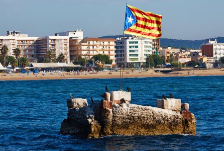 Правительство Каталонии отказалось от проведения референдума о независимост ...