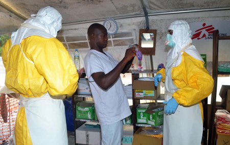 ВОЗ: Вирус Эбола не опасен для США и Западной Европы