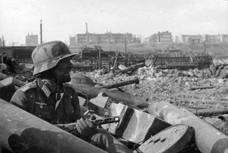 19 ноября 1942 г. началось контрнаступление советских войск под Сталинградом