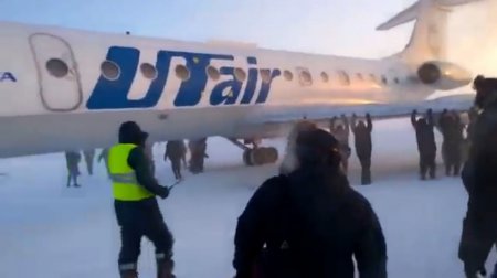 В аэропорту Игарки пассажиры вынуждены были толкать Ту-134