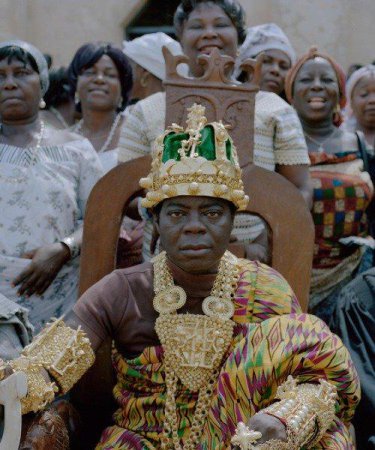 Африканский король-механик, правящий по скайпу, лишился сразу четырёх корон
