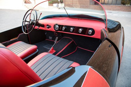 Самый первый автомобиль Бэтмена ушёл с молотка в США почти за $140 тыс.
