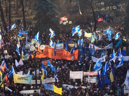 Массовые акции протеста вспыхнули в Киеве