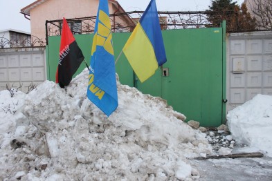Активисты вывалили грузовик снега около дома мэра Кривого Рога – СМИ