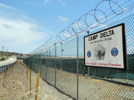 Командующий военно-морской базой в Гуантанамо уволен в связи с убийством му ...