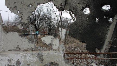 Обстрелы продолжаются в Широкино на юге Донбасса, есть раненые