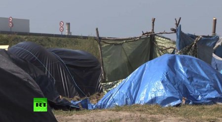 Сотни мигрантов живут в ужасных условиях у французско-британской границы