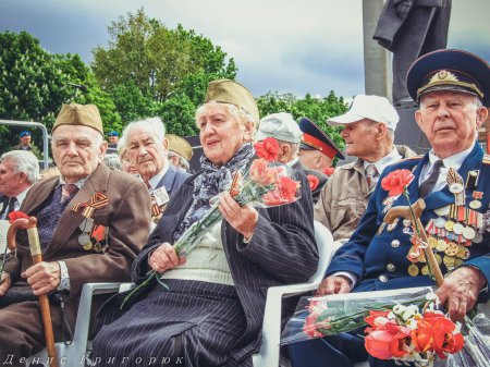 Онлайн-трансляция парада в честь Дня Победы в Донецке