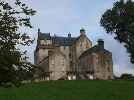 Автор налога на интернет заработал на замок в Шотландии