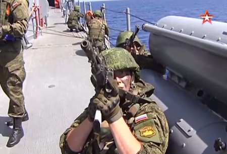 Спецоперация российских моряков в Средиземном море. Эксклюзивные кадры.