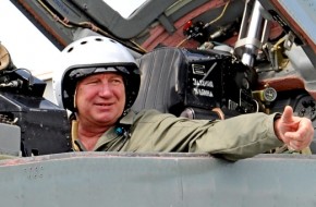 Герой России летчик-испытатель Александр Крутов рассказал о первой посадке  ...