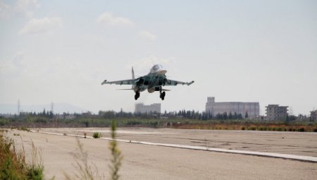 Минобороны: ВКС РФ уничтожили крупный укрепрайон боевиков ИГ в Сирии