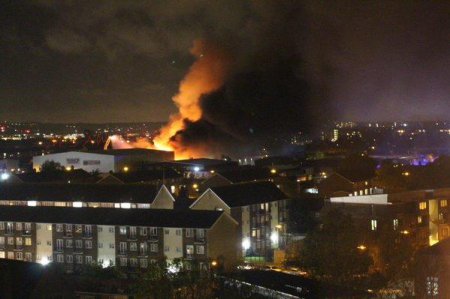 В Ночь костров в Лондоне произошёл крупный пожар