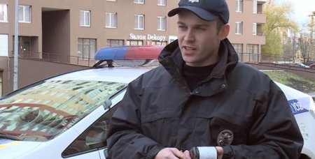 Киевским патрульным выдали терминалы для оплаты штрафов