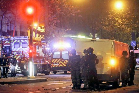 Теракты в Париже: фото и видео с места событий