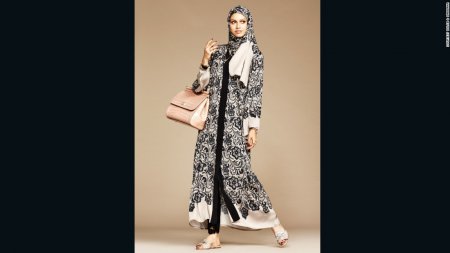 Dolce & Gabbana представили новую коллекцию модных хиджабов для европейских дам
