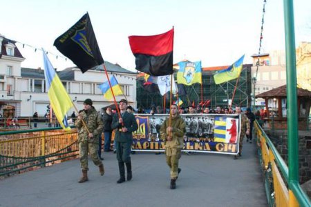 На шествии в Ужгороде объявили о готовности к борьбе с «венгерскими оккупационными деятелями»