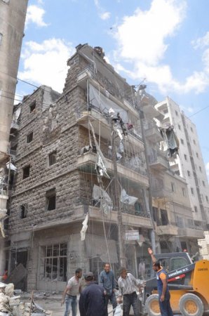 Жилые кварталы Алеппо подверглись одному из самых тяжелых обстрелов. Около 40 погибших с обоих сторон