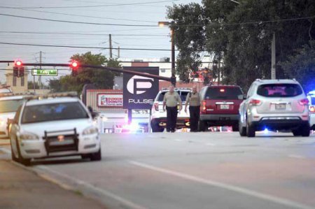 50 человек погибли в результате нападения исламиста на гей-клуб в американском Орландо