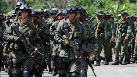 Армия Венесуэлы берет под контроль порты, распределение продовольствия и медикаментов