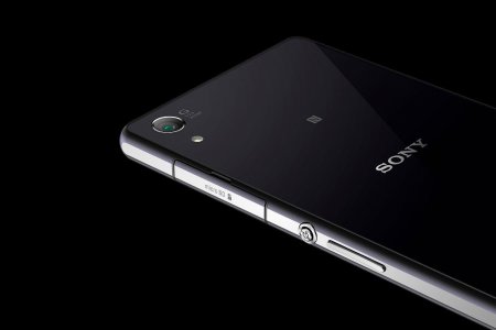 В Сети появились первые снимки смартфона Sony Xperia F8331