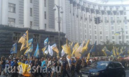 Паноптикум украинских протестов: «азовцы» объединились с шахтерами (ФОТО, ВИДЕО)
