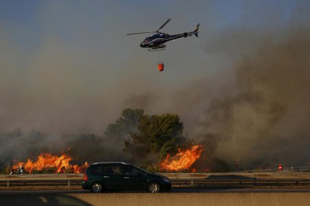 Пожары во Франции вышли из-под контроля: огонь подступил к Марселю