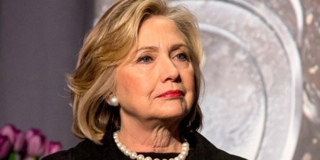 Клинтон отменила предвыборные поездки из-за болезни