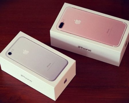 В интернет-магазине гаджеты iPhone 7 и 7 Plus продают по 450 долларов