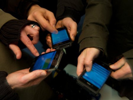 Треть населения Земли активно пользуется смартфонами