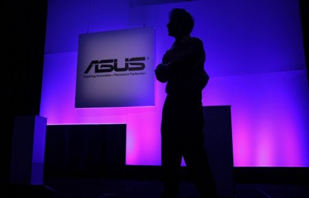 ASUS работает над новым дорогим хромбуком-трансформером
