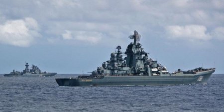 Ударная группа ВМФ России прогнала шпионившую за ней подлодку