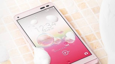 В Японии создали смартфон, который можно помыть