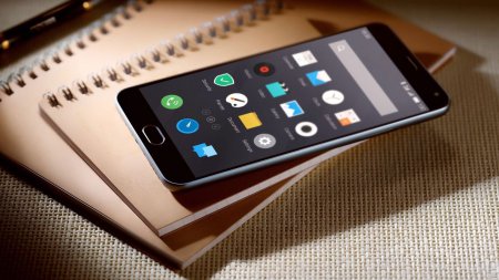 Китайская компания ZTE намерена представить липкий смартфон