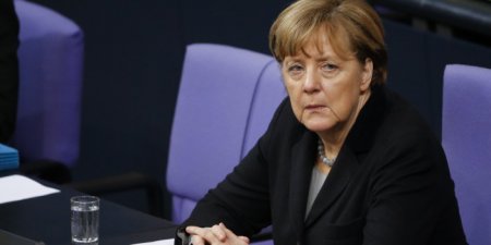Меркель раскритиковала Трампа за ужесточение въезда для мигрантов