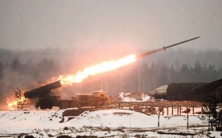 Укрофашисты открыли огонь из РСЗО «Ураган» и тяжелых орудий по Донецку, про ...