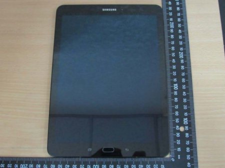 В интернете появились фото нового планшета Samsung Galaxy Tab S3