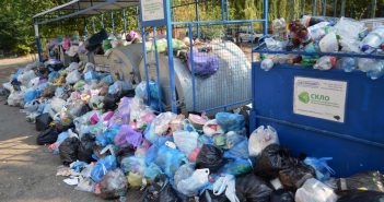Во Львове не вывезли мусор с 376 площадок
