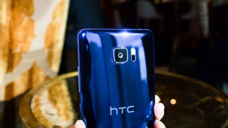 Смартфон HTC U Ultrа появится на рынке США с 10 марта