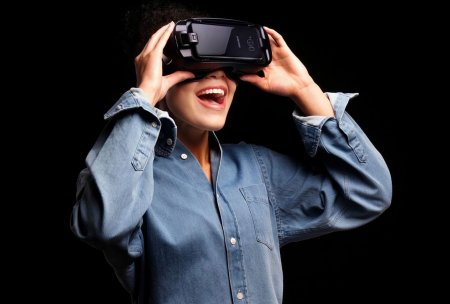 Новый VR-шлем от Samsung получит контроллер и улучшенное окружение