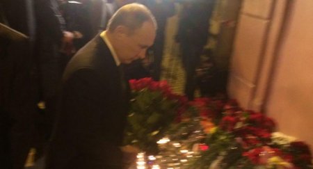 Путин посетил место теракта в Петербурге (видео)