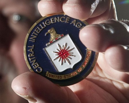 СМИ: ЦРУ ищет среди своих агентов информатора WikiLeaks