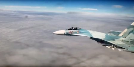 Опубликовано видео перехвата российским Су-27 американских бомбардировщиков
