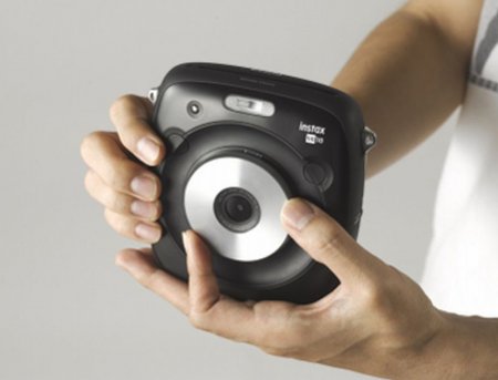 Fujifikm представили к Краснодаре новую модель мгновенной камеры SQ10