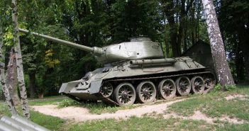 В Польше демонтировали два советских танка Т-34