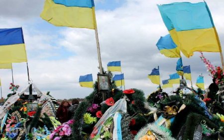 Думаете всё хорошо? — украинцы в шоке от количества новых могил «атошников» в Киеве (ФОТО)