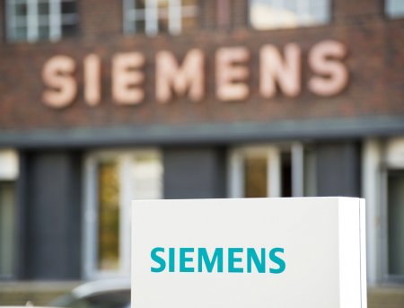 СМИ: Руководство Siemens задумалось о выводе активов из России